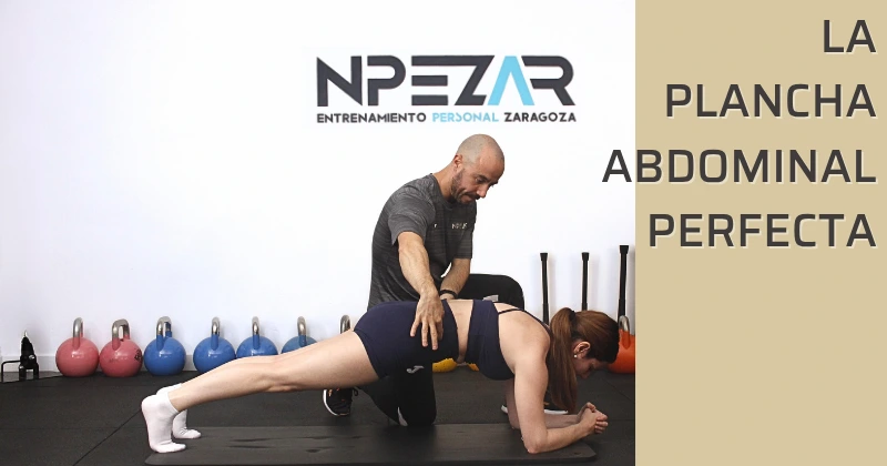 Entrenamiento personal en el Actur: técnica de plancha abdominal Hardstyle realizada en el centro NPEZAR de Zaragoza.